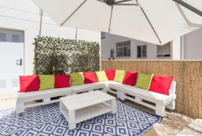 MA2B-Bright Apt With Rooftops With Palms near Old Town
